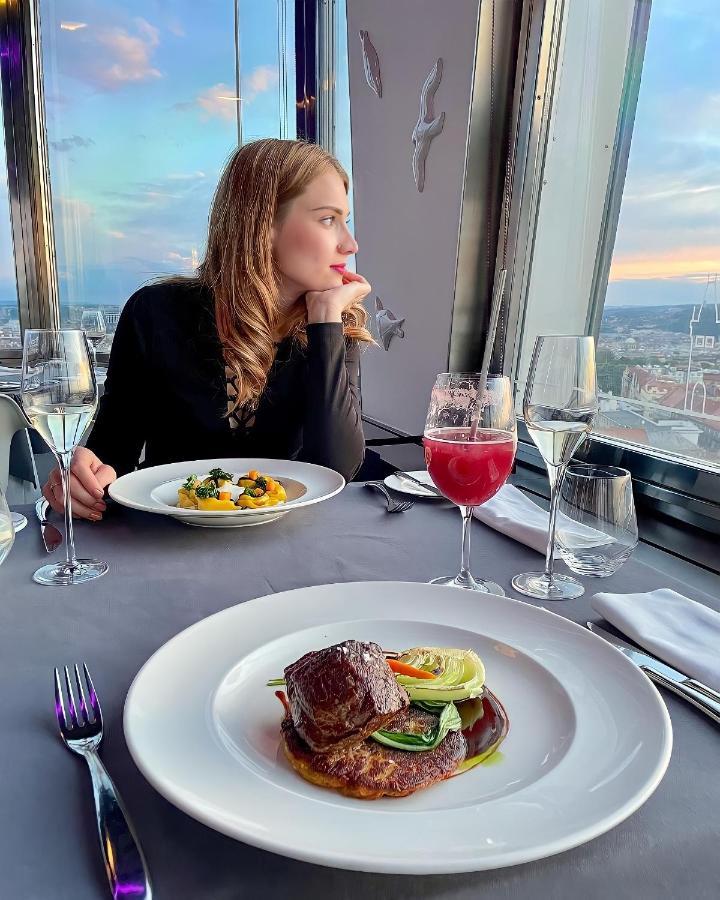 Sky Suite Hotel Prague Luaran gambar